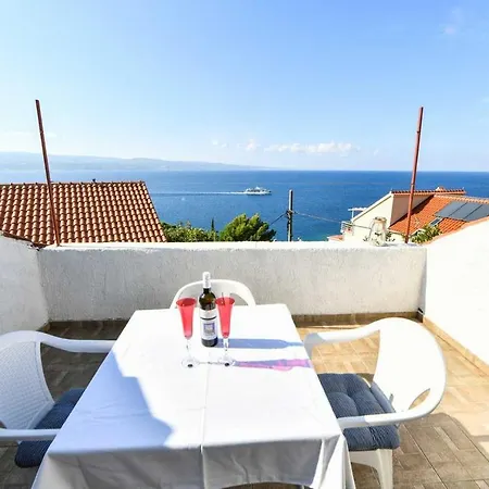 Perfect Vacation * Omis